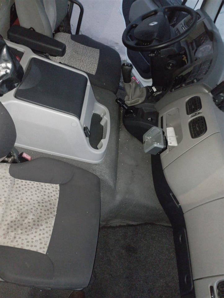 СЕ-ПРОДАВА-RENAULT-Midlum-PREMIUM-220DXI--EURO-5