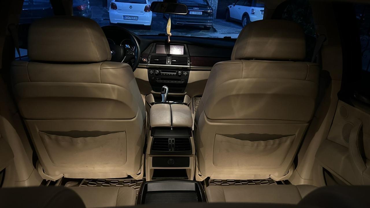 BMW-X6-306-PS-2010-год-МАТ-СИВА-ФАРБА