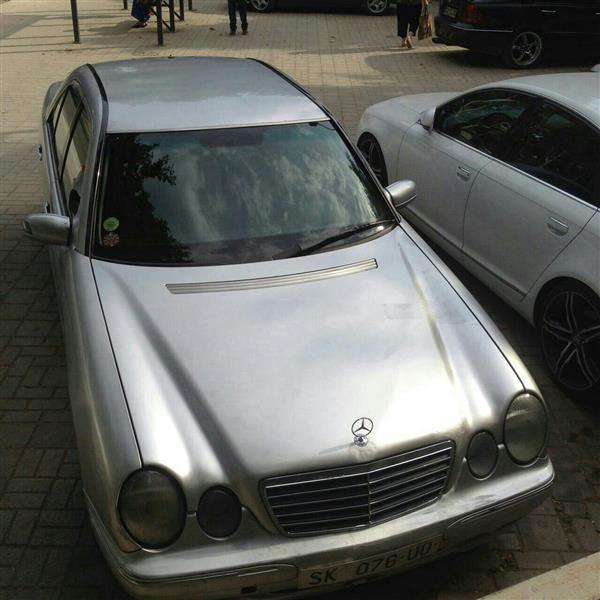 Mercedes-Benz-E-220-CDI--00