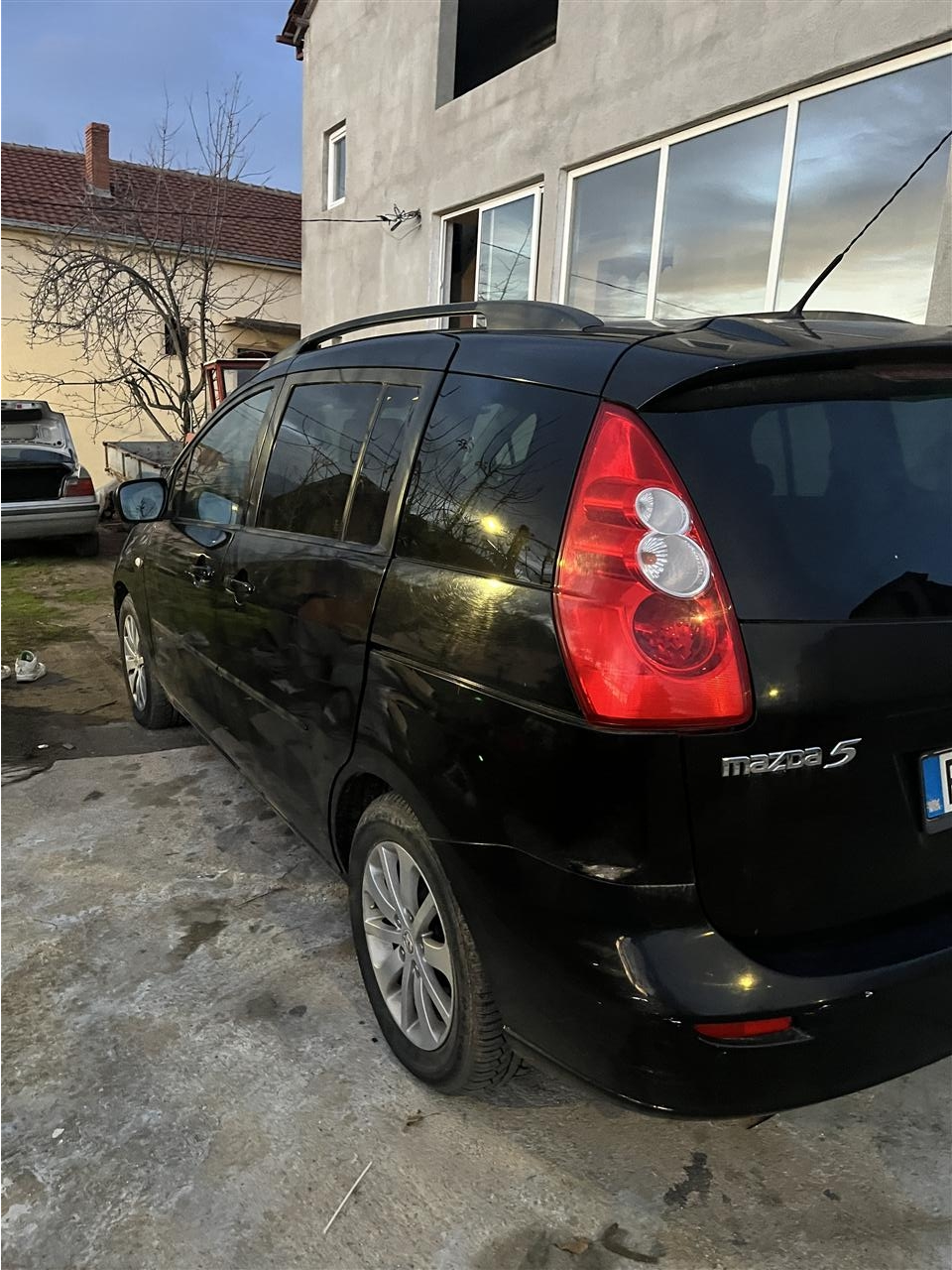 Se-prodava-mazda-5-za-7-dusi-reg-top-sostojba
