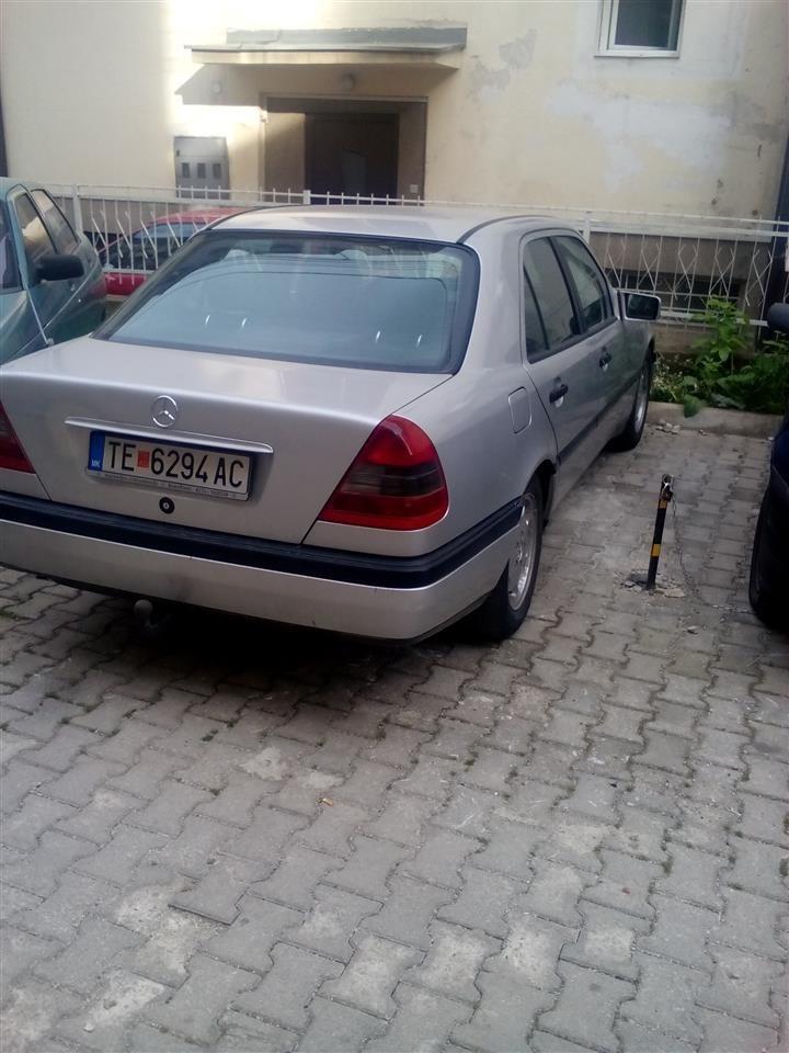 Mercedes-C250--96