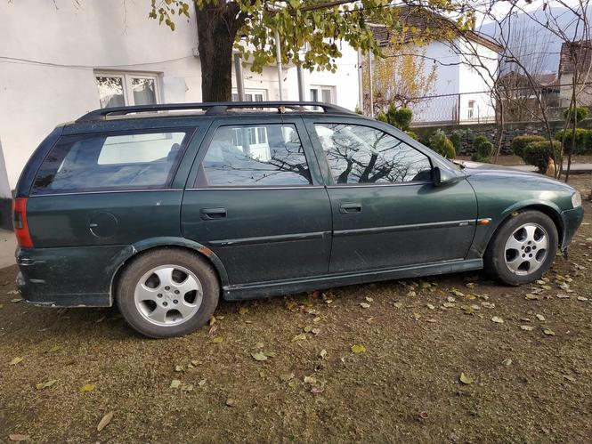 Opel Vectra  2.0 