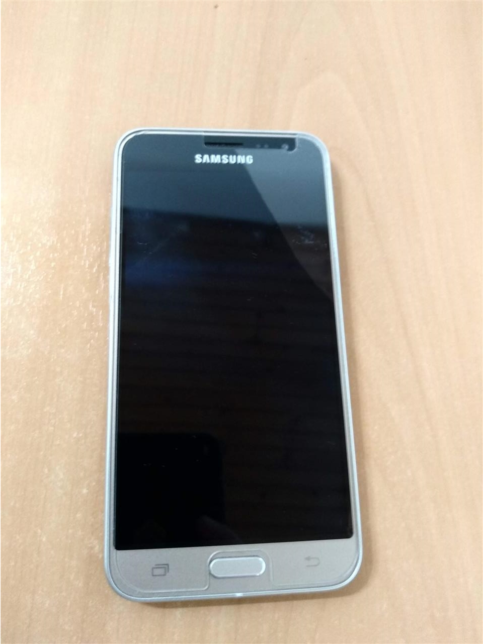 Nekoristen-Samsung-Galaxy-J3-2016-