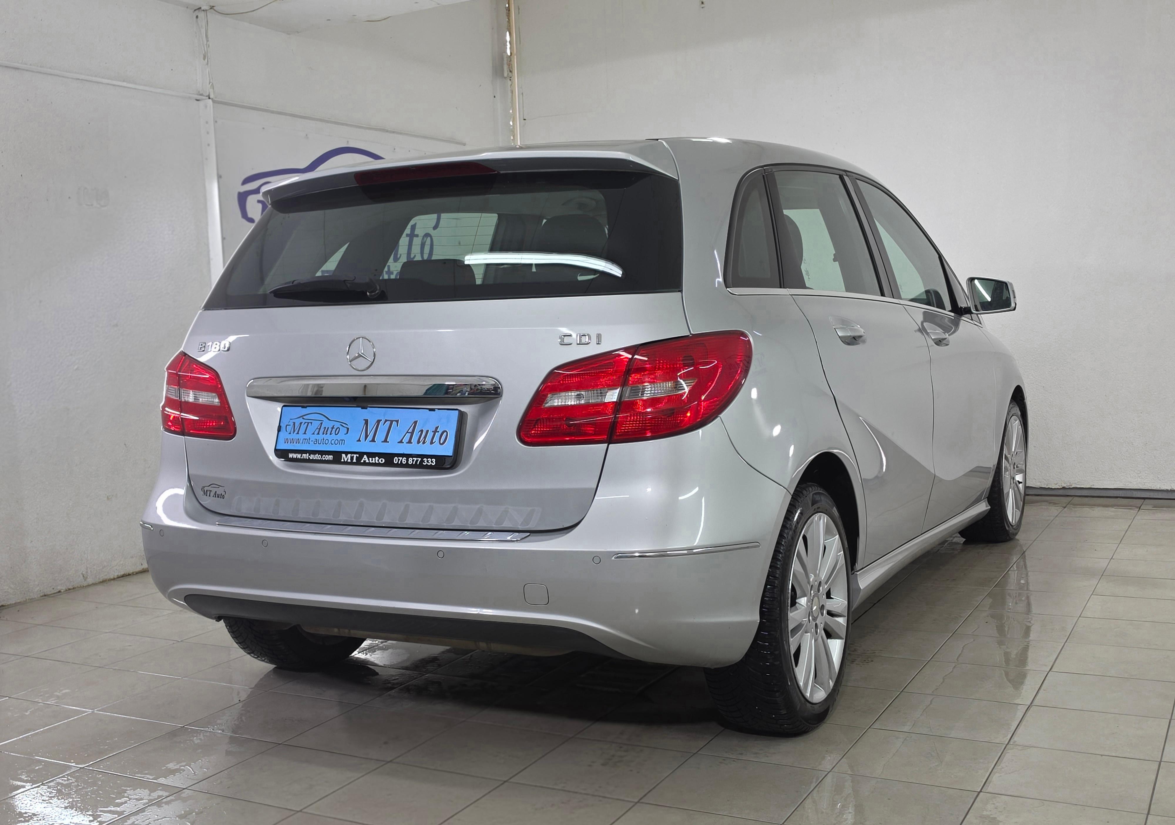 MERCEDES-B180-CDI-110-KS-EXCLUSIVE-NAVI-KAMERA---14-MT-Auto