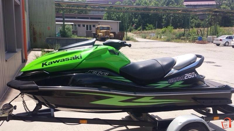 Kawasaki Skuter Na Voda Skopje