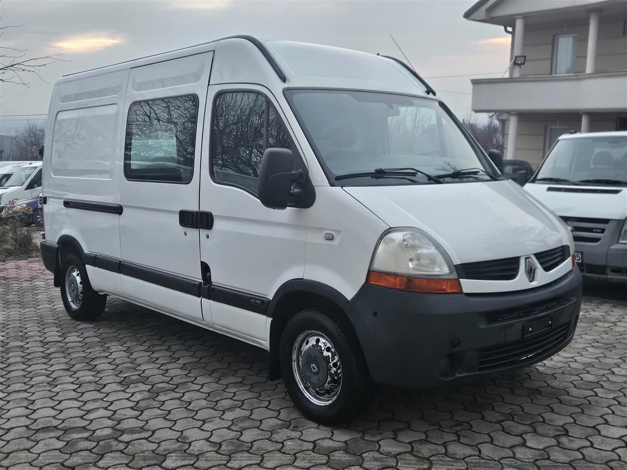 RENAULT-MASTER-2-5-DCI-TOVARNO-KOMBE