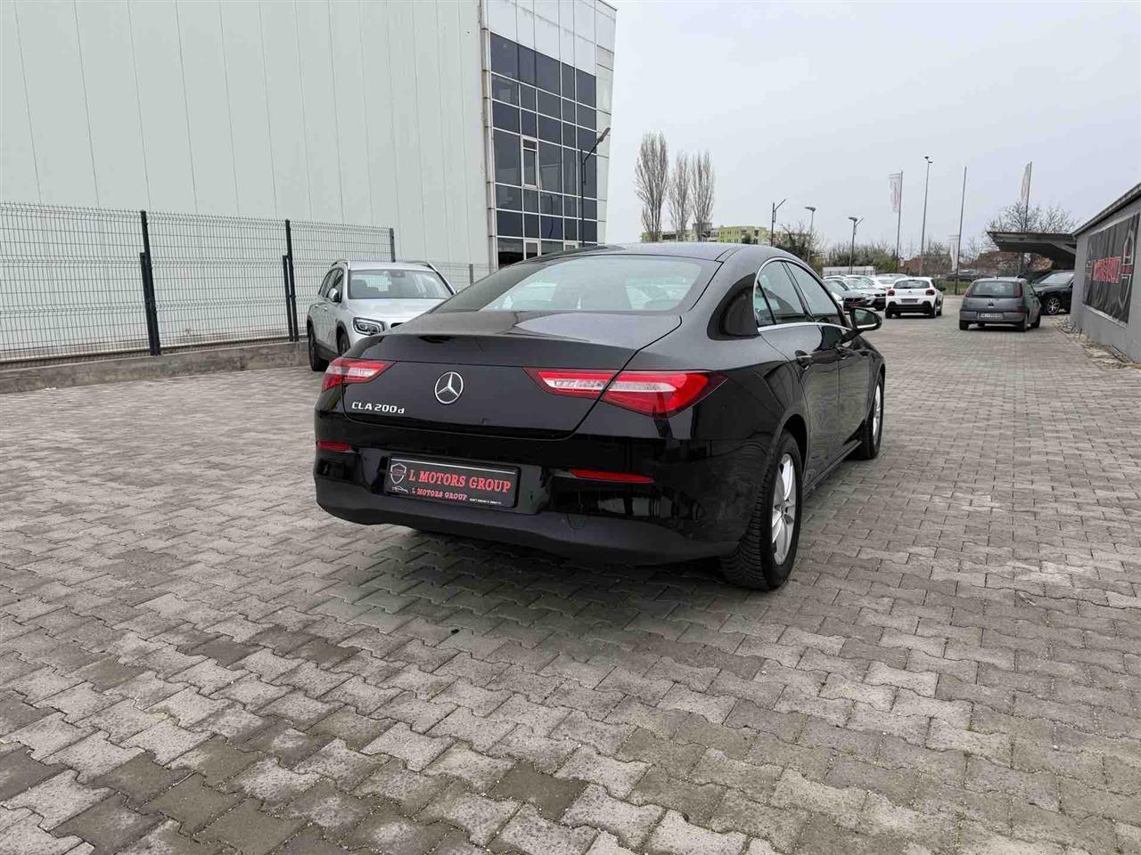 MERCEDES-CLA-200D-AUTOMATIC-BUSINESS