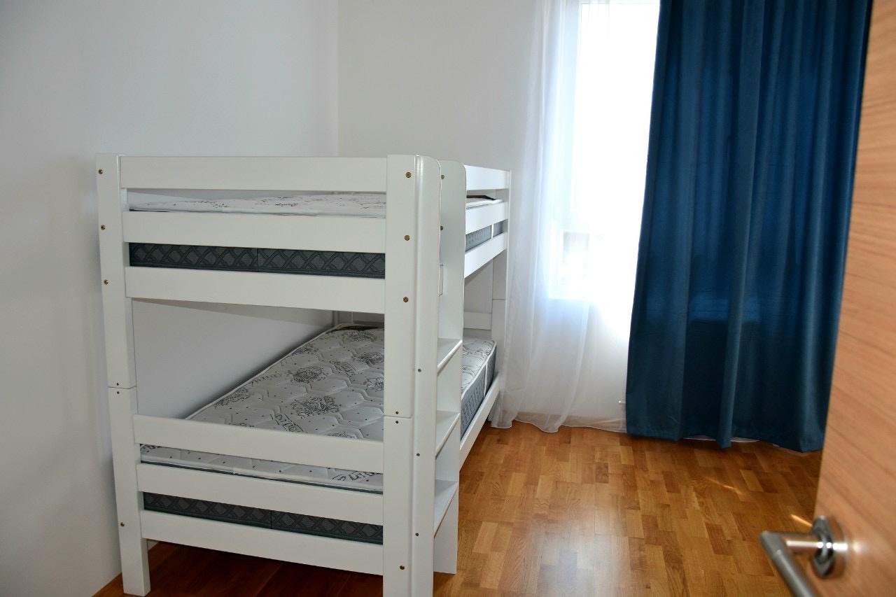 LUX-CETVOROSOBEN-STAN-VO-CENTAR-ZHELEZNICKA