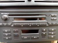 Се продава радио со CD за BMW X3 2005