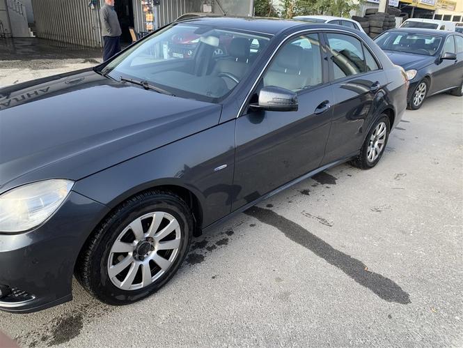 MERCEDES-BENZ E200 CDI