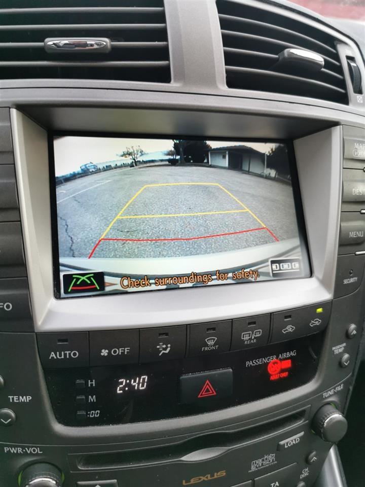 Lexus-is-220d-2009-