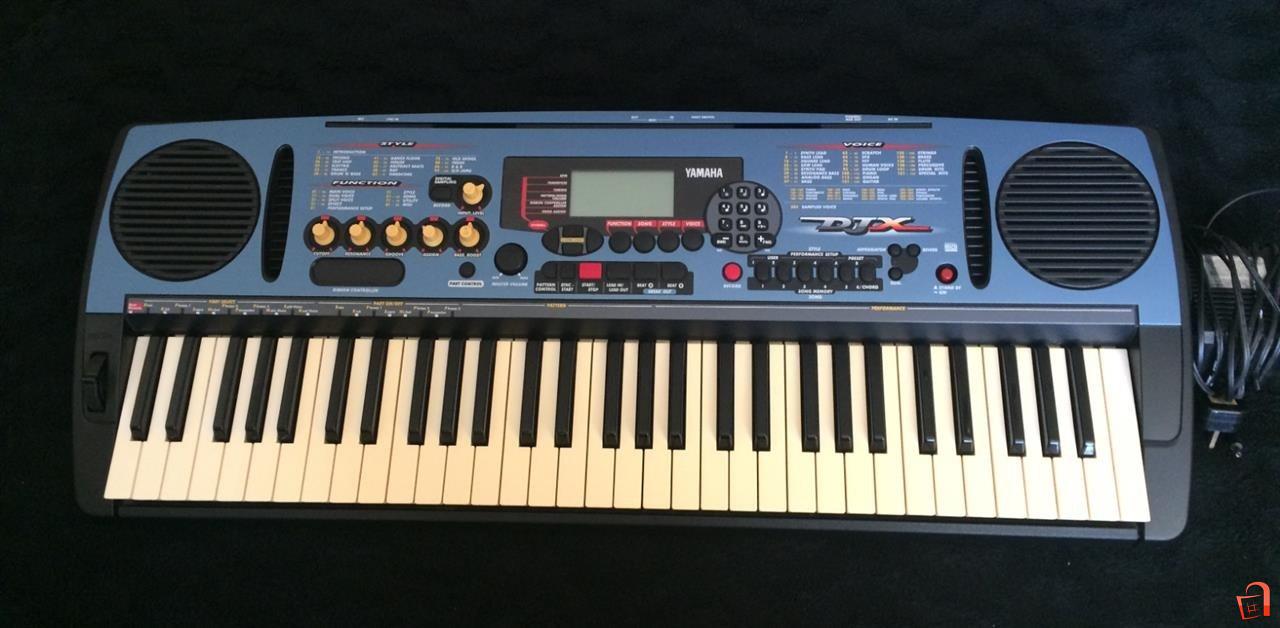 Yamaha DJX Synthesizer 61 Keys Piano | Skopje