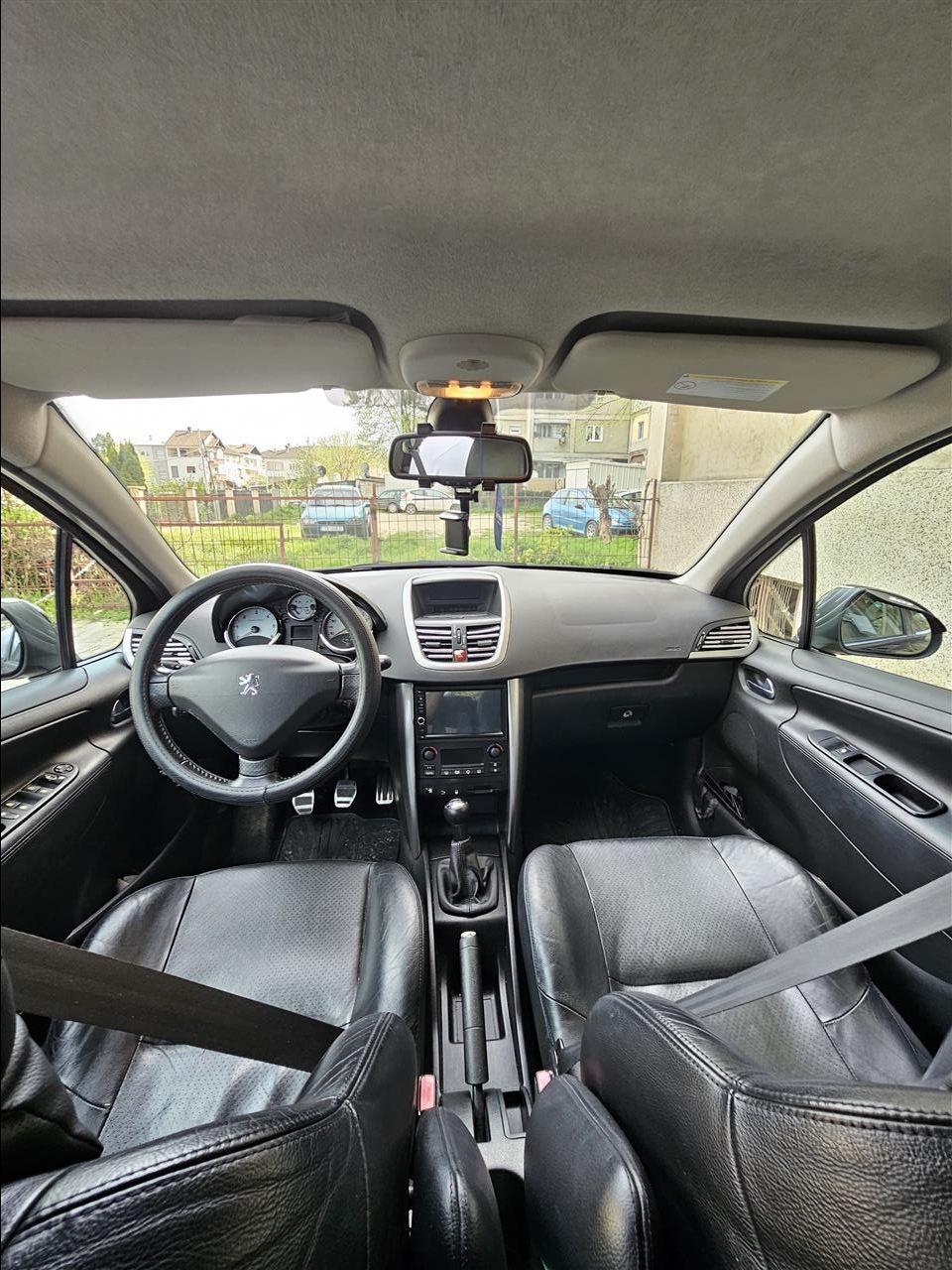 Peugeot-207-1-6-HDI-Full-Oprema-UNIKAT----