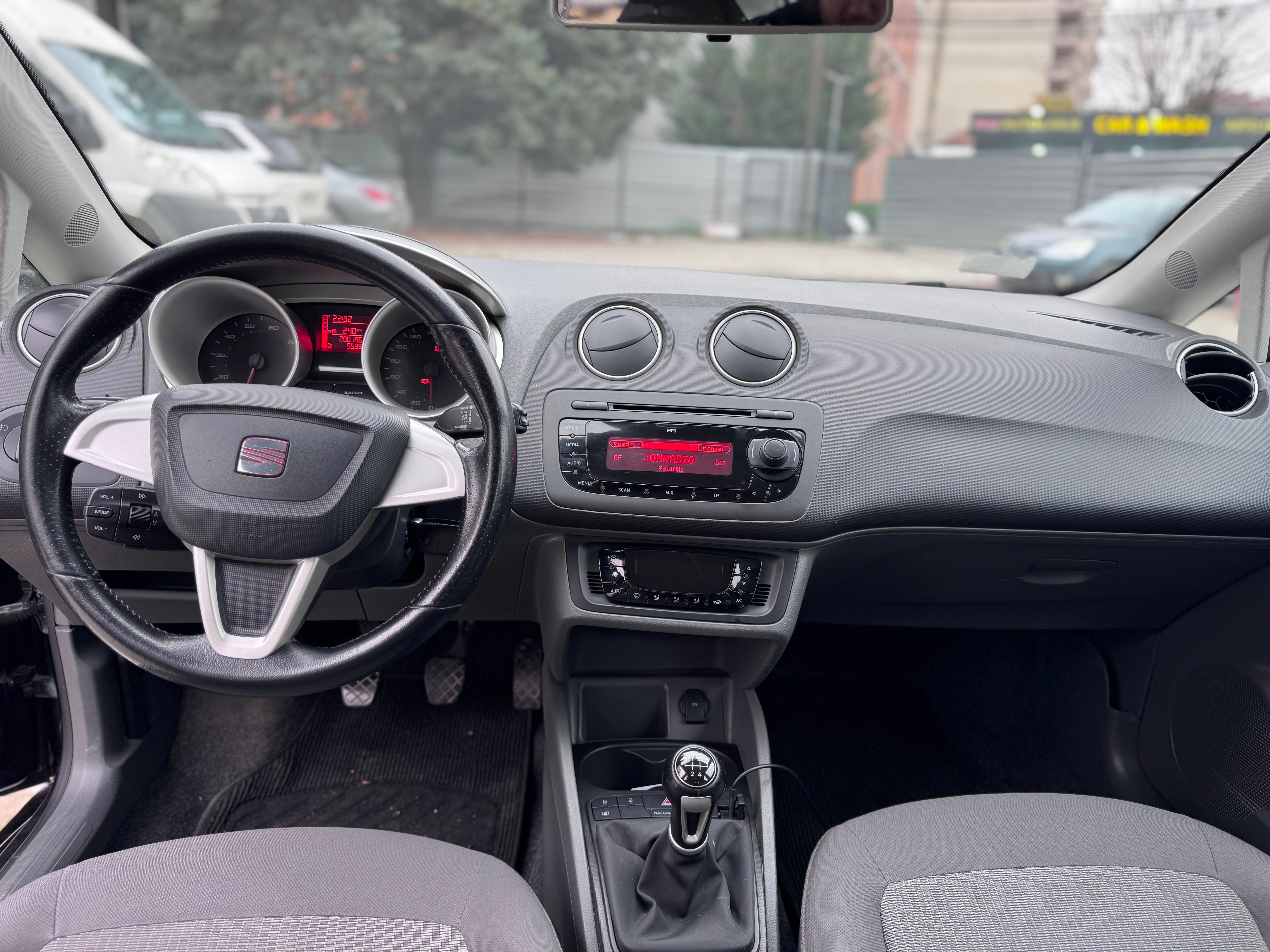 Se-prodava-seat-ibiza-2011