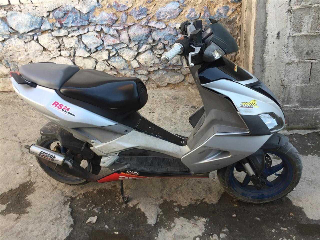 Aprlia-RS