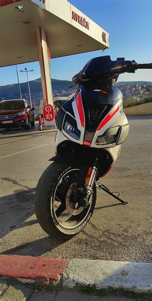 Se-prodava-aprilia-sr-50-2010godini-