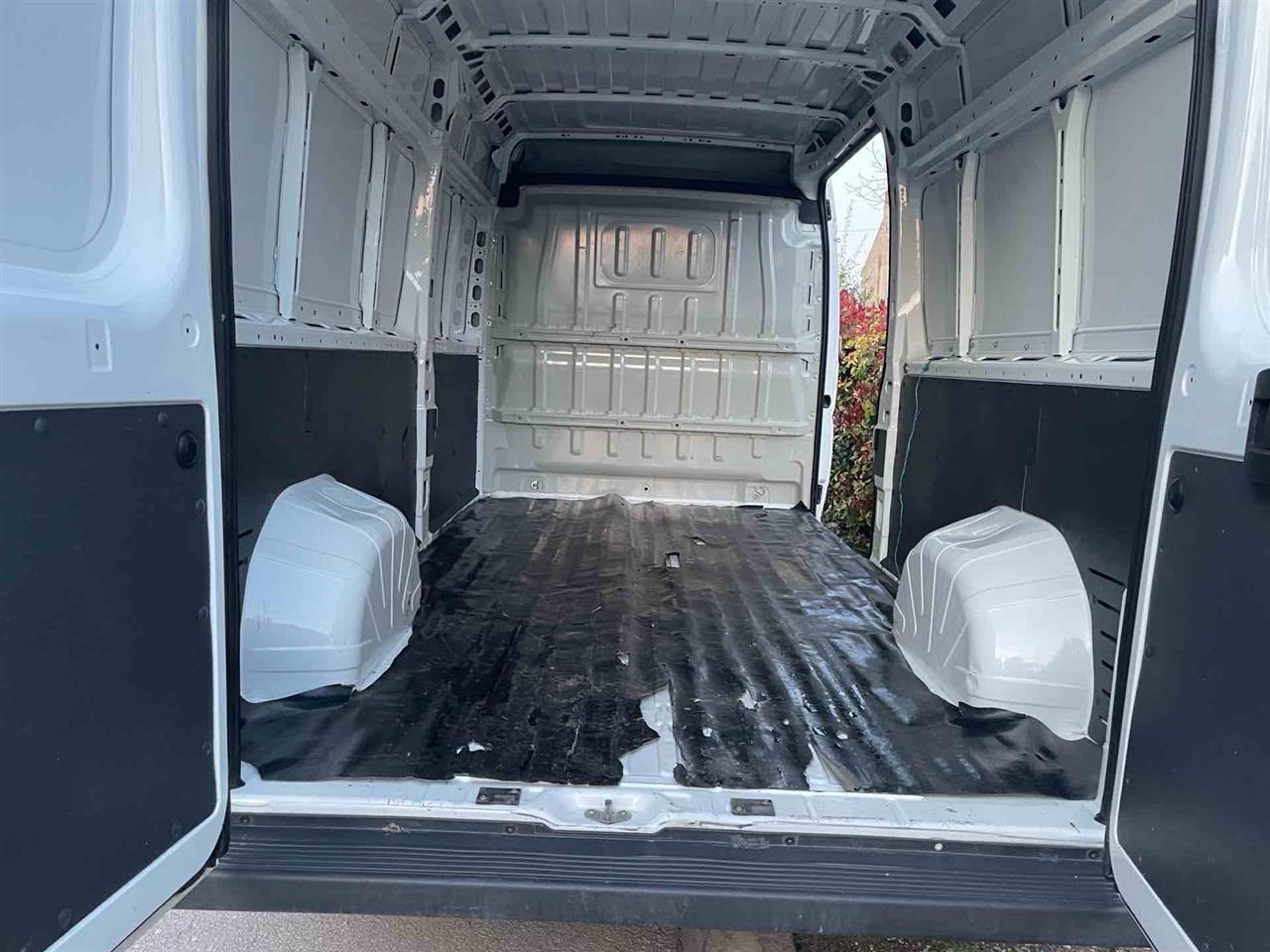 Se-prodava-Peugeot-Boxer-2-2-156ks-2013-god