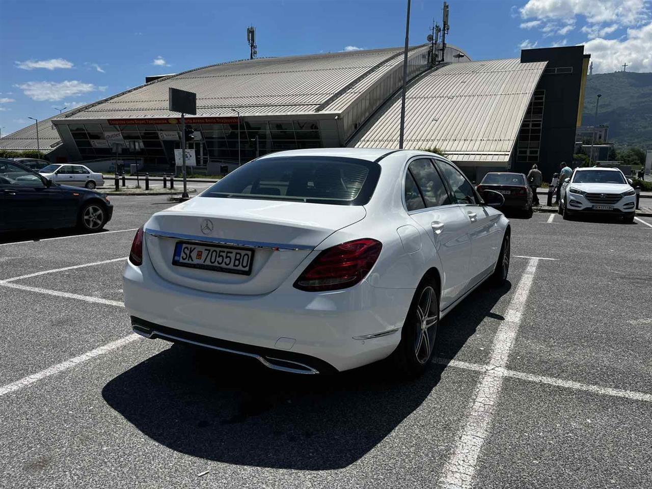 Mercedes-C-Class-2015---220-CDI-Bluetec