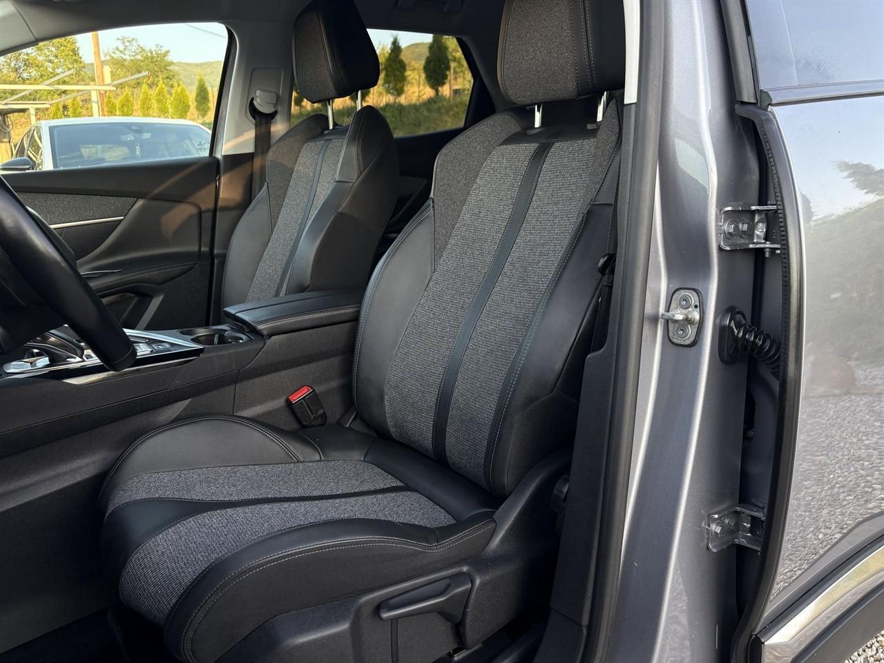 PEUGEOT-3008-1-5-BLUEHDI-130KS-2020g-EAT8-ALLURE